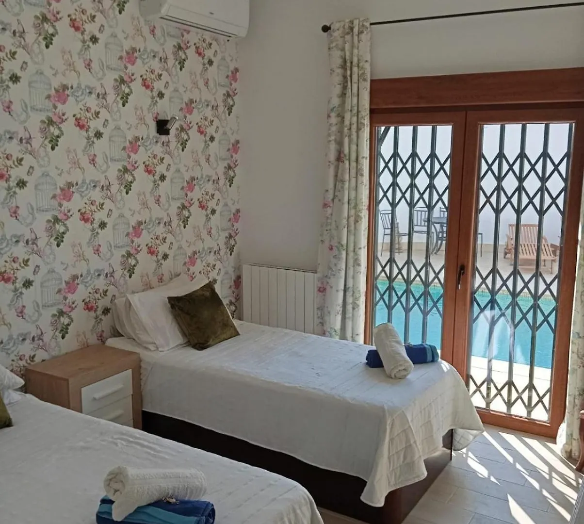 4 Bedroom Villa In Benalmádena 0*,